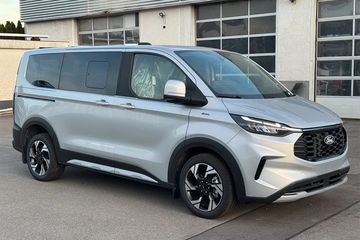 Ford Tourneo Custom 320 L1H1 Active A8 AWD