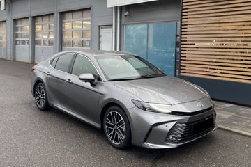 Toyota Camry Executive 2.5 Hybrid Dynamic Force