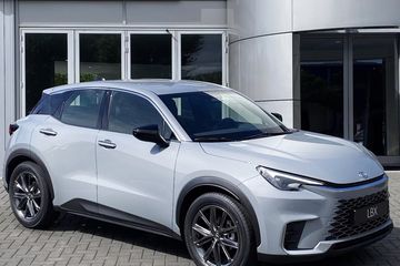 Lexus LBX Elegant 1.5 Hybrid