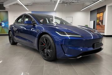 Tesla Model 3 Performance AWD