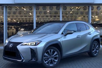 Lexus UX 300h F Sport Design  Full bi-tone 2.0 Hybrid Dynamic Force