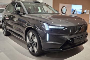 Volvo EX90 Twin Performance AWD Ultra 6 os