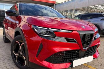 Alfa Romeo Junior 1.2 Ibrida Speciale