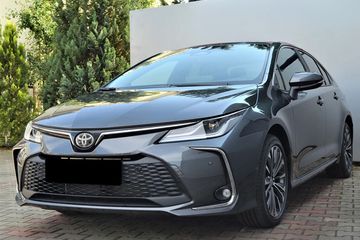 Toyota Corolla Style 1.5 Benzyna CVT