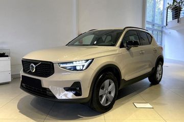 Volvo XC40 B3 Plus Dark