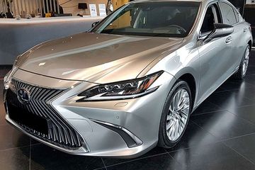 Lexus ES 300h Omotenashi