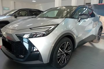 Toyota C-HR Executive 2.0 Plug-in Hybrid Dynamic Force