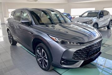 MG HS 1.5T HEV+ Excite aut