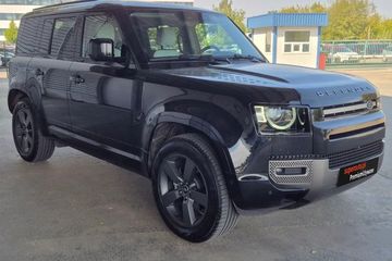 Land Rover Defender 110 3.0 D250 X-Dynamic SE