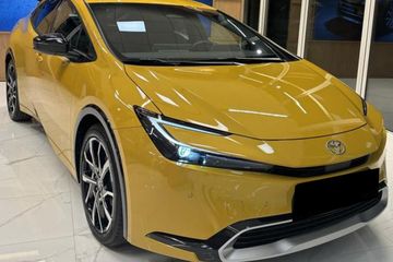 Toyota Prius Prestige 2.0 Hybrid Plug-in