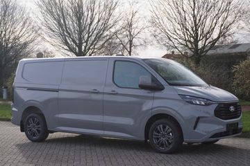 Ford Transit Custom 320 L2H1 Limited A8