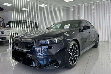 BMW Seria 5 M5