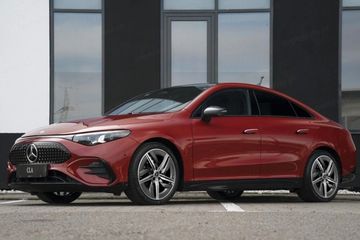 Mercedes CLA 350 4-Matic AMG Line