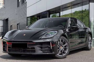 Porsche Panamera 4