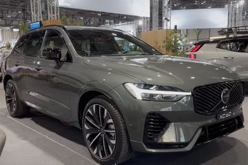 Volvo XC60 B5 B AWD Ultra Dark