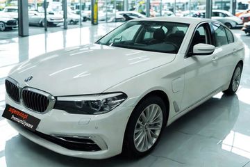BMW Seria 5 530e iPerformance xDrive Luxury Line sport-aut