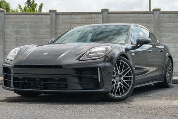 Porsche Panamera 4