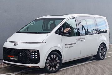 Hyundai Staria Kombi Luxury HEV AT