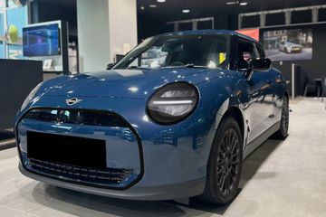 Mini Mini Cooper E Linia Essential