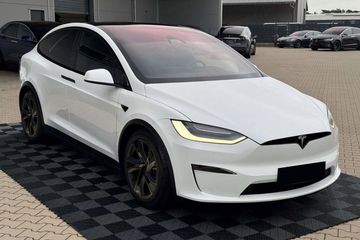 Tesla Model X AWD