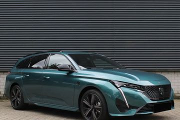 Peugeot 308 GT SW EAT8 1.5 BlueHDi
