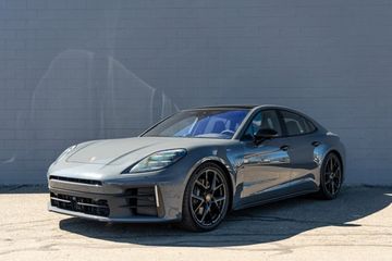 Porsche Panamera 4 E-Hybrid