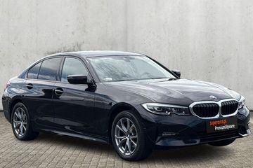 BMW Seria 3 320i xDrive Advantage