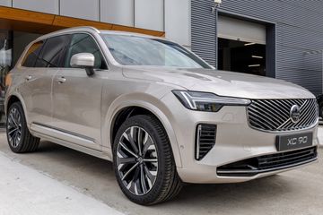 Volvo XC90 B5 B AWD Plus Bright