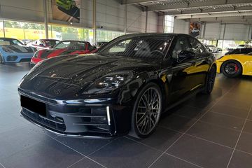Porsche Panamera 4 E-Hybrid