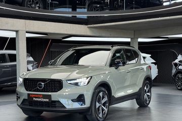 Volvo XC40 B4 Plus Dark