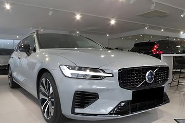 Volvo V60 B4 Plus Dark