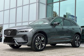 Volvo XC60 B5 AWD Plus Dark