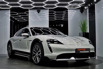Porsche Taycan Turbo Cross Turismo