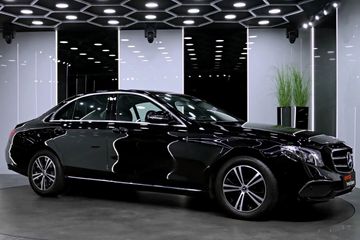 Mercedes Klasa E 220 d 4-Matic 9G-TRONIC