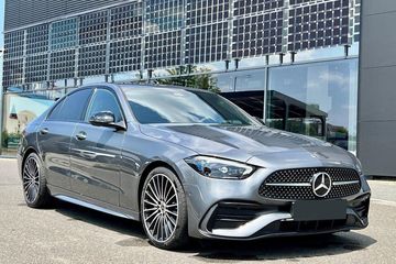 Mercedes Klasa C 200 4-Matic AMG