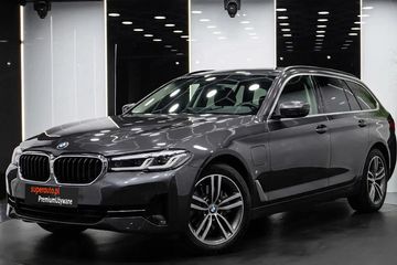 BMW Seria 5 520e sport-aut