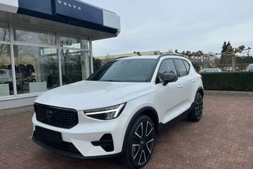Volvo XC40 B4 Plus Black Edition