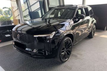 Volvo XC90 B5 AWD Ultra Black Edition