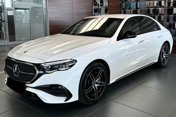 Mercedes Klasa E 300 de  4-Matic AMG