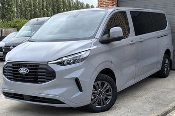 Ford Transit Custom Kombi M1 320 L2H1 Limited A8