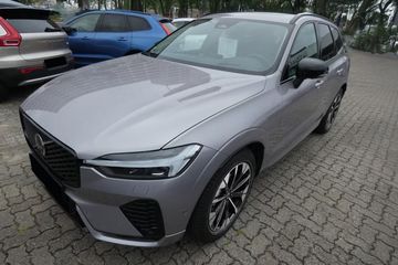 Volvo XC60 B5 B AWD Ultra Dark