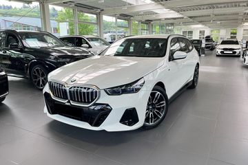 BMW Seria 5 Touring 520d xDrive M Sport