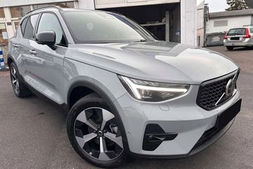 Volvo XC40 B3 Ultra Dark