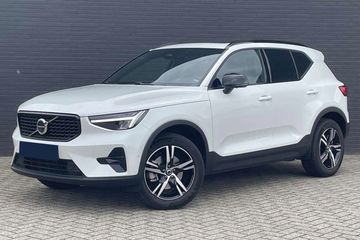 Volvo XC40 B3 Plus Dark