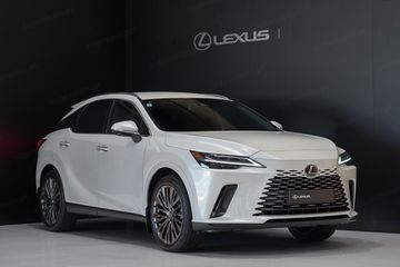Lexus RX 450h+ Omotenashi 2.5 Hybrid Plug-in