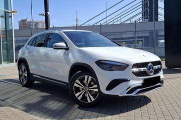 Mercedes GLA 220 4-Matic Progressive