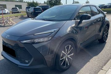 Toyota C-HR Style 2.0 Hybrid Dynamic Force Plug-in