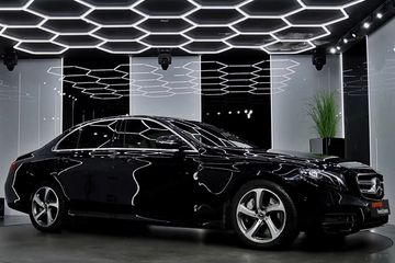 Mercedes Klasa E 300 9G-TRONIC