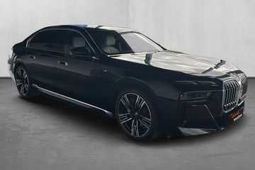 BMW i7 