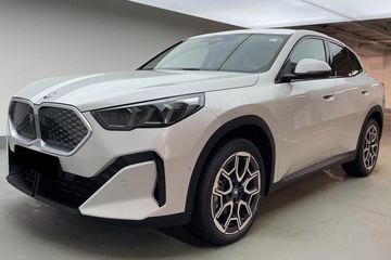 BMW iX2 eDrive20